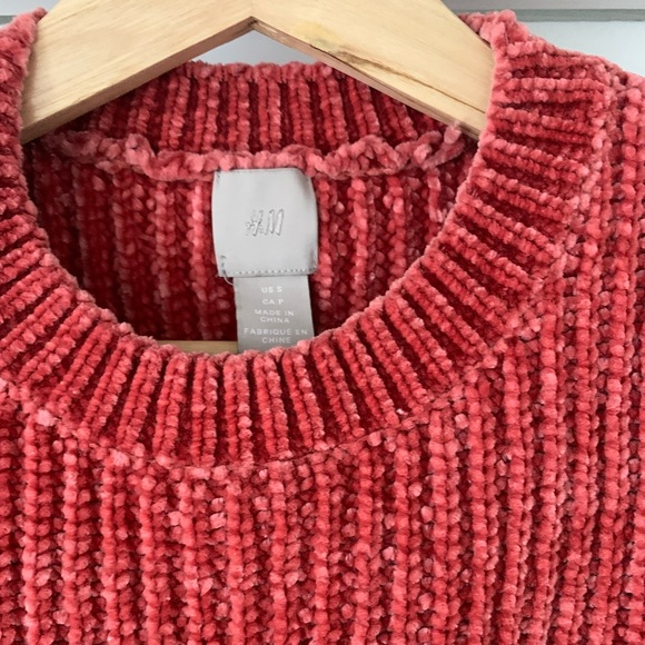 Pink H&M sweater, puff shoulders - Picture 4 of 4